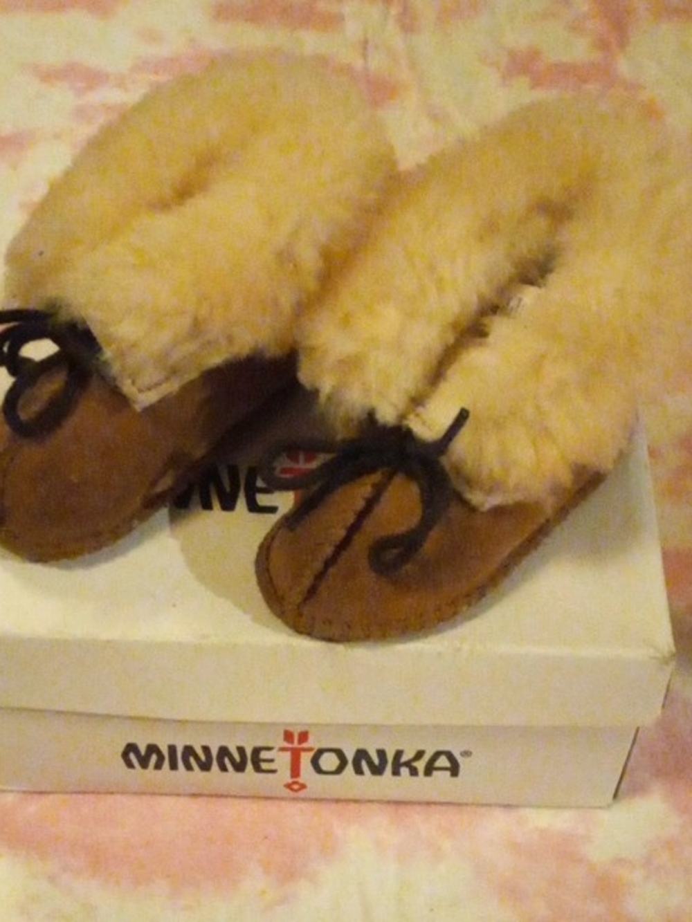 Minnetonka Kids Tan Suede Moccasins with Cream Shearling Cuff